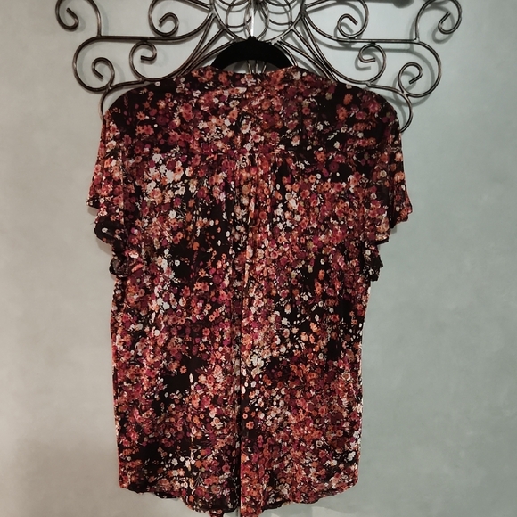 Ava & Grace Red and Pink Floral V-Neck Flutter Sleeve Blouse - Picture 3 of 5